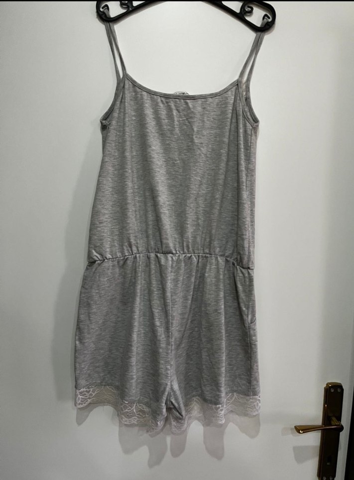 Kadın Gri Dantelli Kolsuz Şort Tulum - Görsel 2