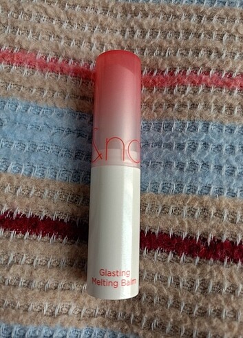 Diğer Rom&nd glasting lip balm