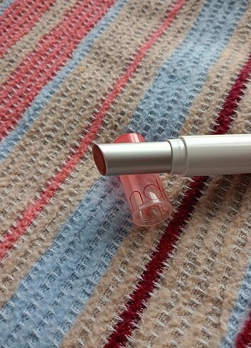  Beden Rom&nd glasting lip balm