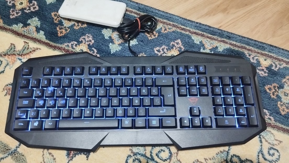 TRUST GXT 830 RGB GAMİNG KLAVYE - Görsel 3