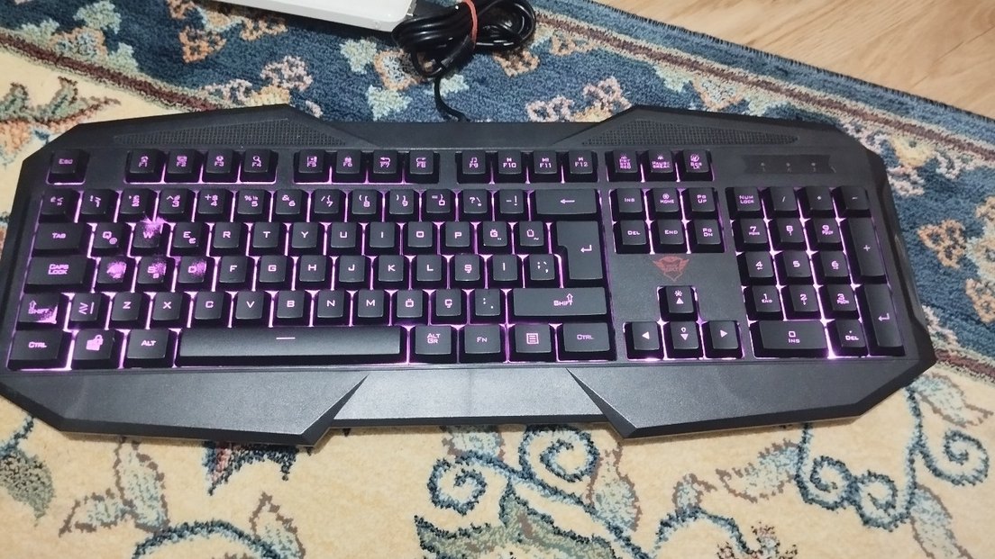 TRUST GXT 830 RGB GAMİNG KLAVYE - Görsel 2