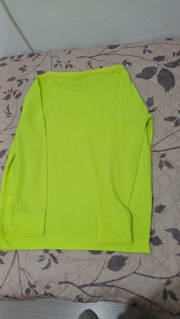 Sarı Baskılı Uzun Kollu Kadın Tişörtü - Görsel 3