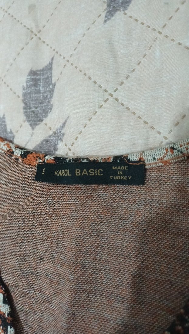 V yaka, uzun kollu, yılan desenli kadın bluz - Görsel 5