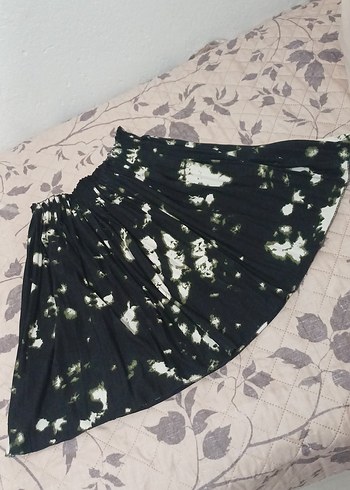 Bağlama Desenli Siyah  Piliseli Midi Etek - Görsel 3