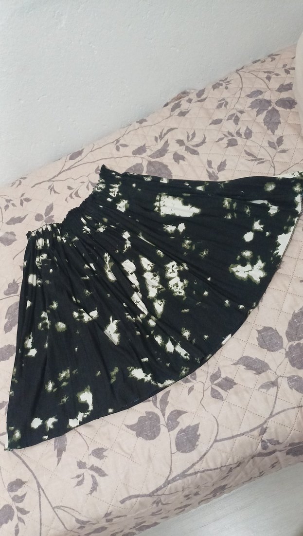 Bağlama Desenli Siyah  Piliseli Midi Etek - Görsel 3