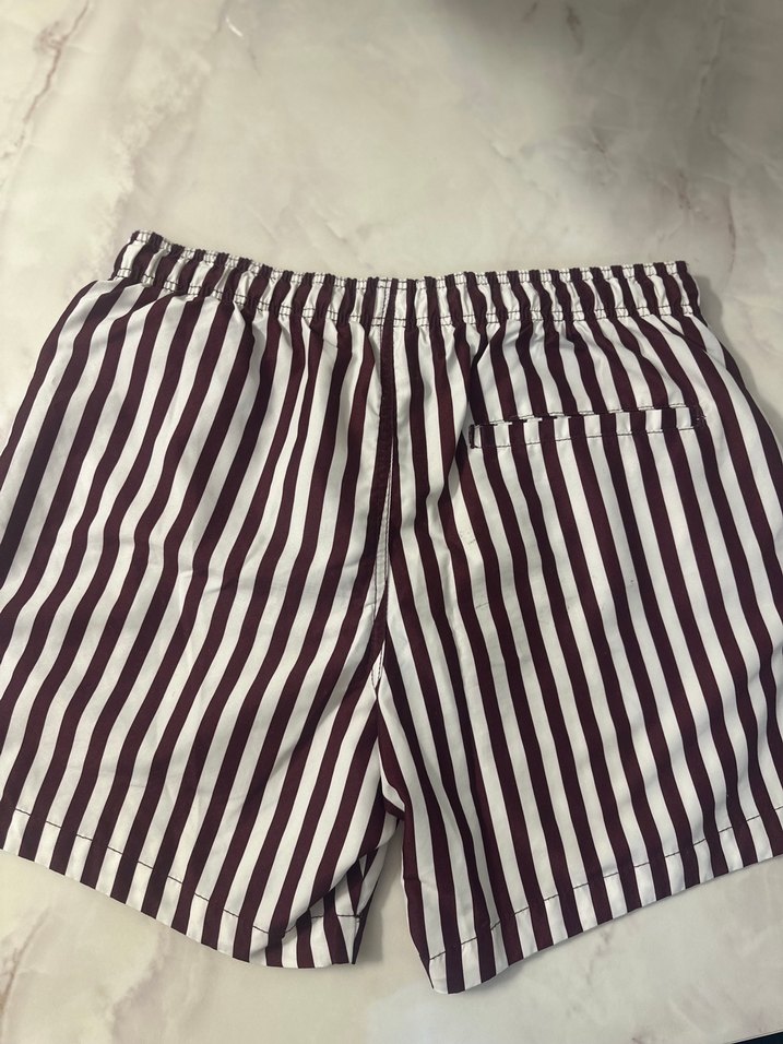 Bordo Çizgili Şort - Görsel 3