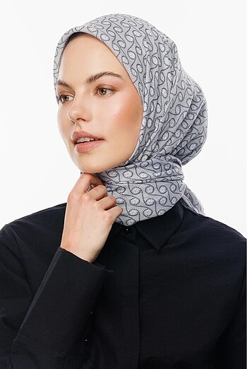 Eşarplar da 3 al 2 öde kampanyası vardır. Mooncorn dişital soft 