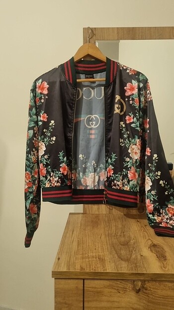 m Beden siyah Renk GUCCİ
