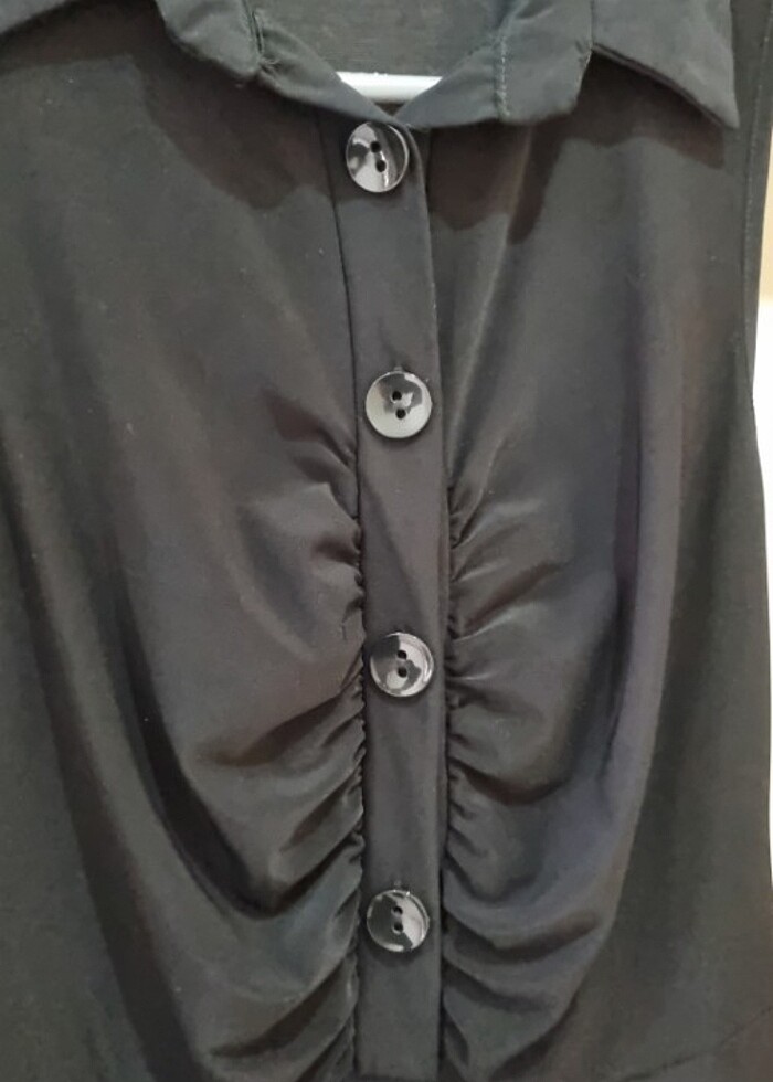 Siyah düğmeli kısa elbise - Görsel 2