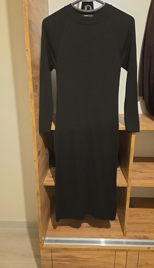 Siyah Uzun Kollu Yüksek Yakalı Kadın Elbise - Görsel 2