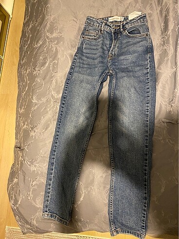 Stradivarius Stradivarius Slim Fit Mom Jean