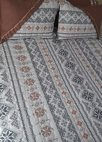  Beden kahverengi Renk Çift kişilik kapitone yatak örtüleri 