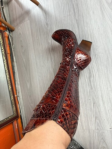 38 Beden bordo Renk Rugan İtalyan marka çizme