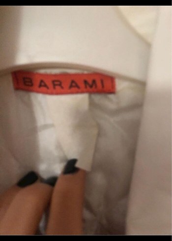 Dik Yaka Beyaz Kadın Ceket - Görsel 3