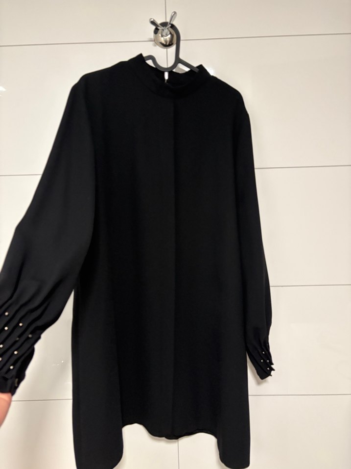 Siyah Uzun Kollu Yüksek Yakalı Kadın Tunik - Görsel 3