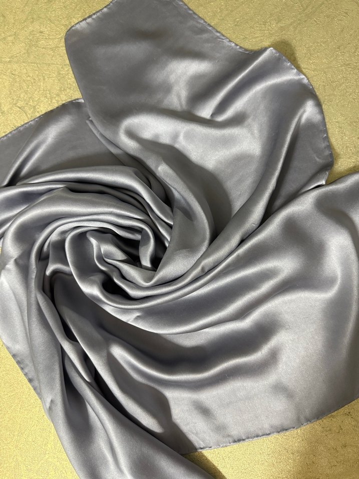 Gri Kadın İpek Görünümlü eşarp - Görsel 2