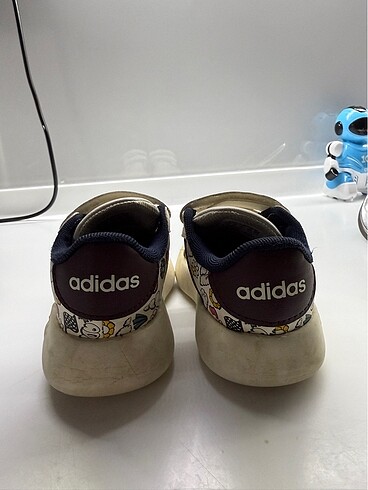 26 Beden Orijinal Adidas erkek çocuk ayakkabı