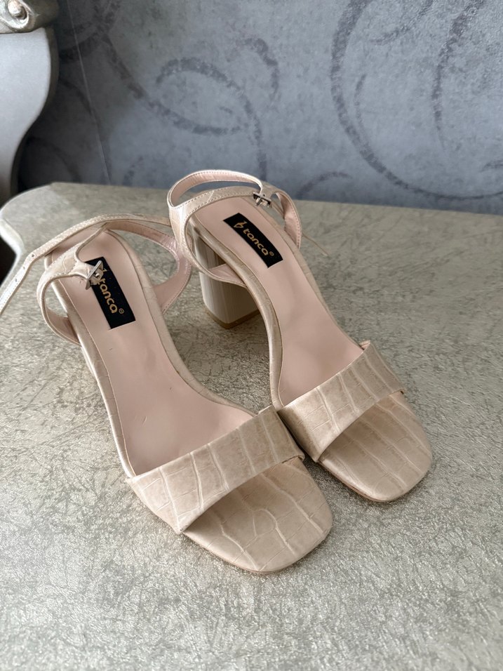 Kemal tanca Bej Yılan Desenli Tokalı Kadın Topuklu Ayakkabı - Görsel 2