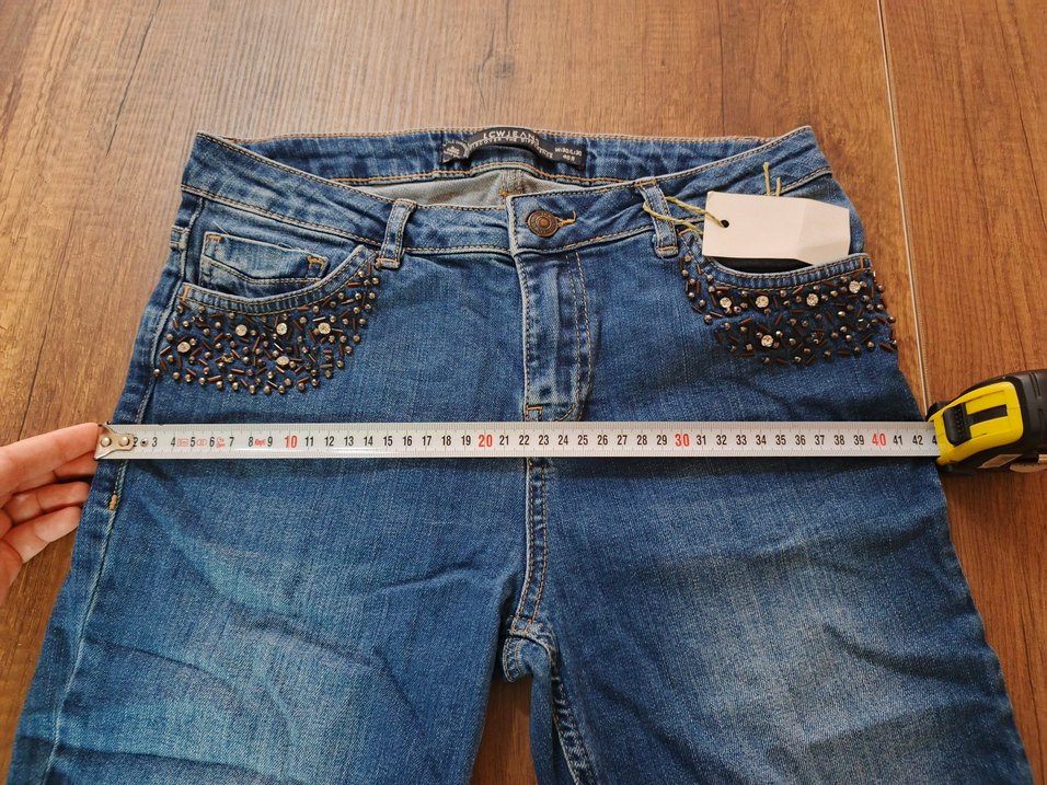 LC Waikiki kot şort taşlı işlemeli - Görsel 3