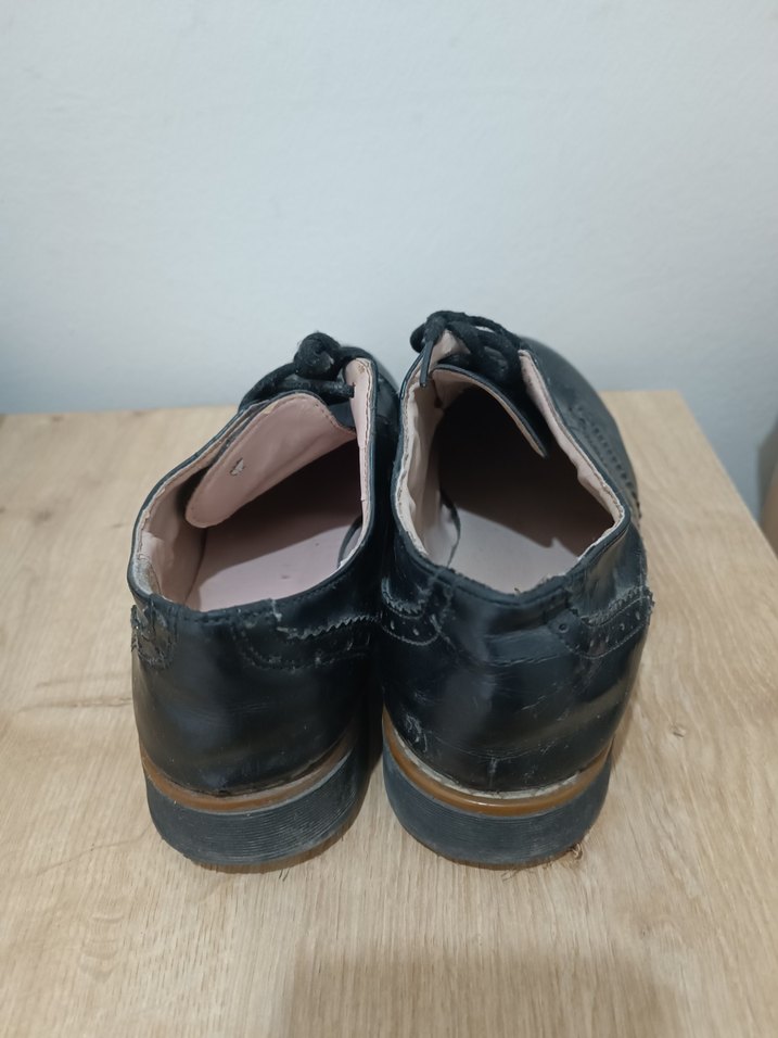 Siyah Bağcıklı Klasik Kadın Ayakkabı - Görsel 3