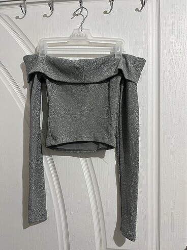 xs Beden gri Renk Bershka parıltılı crop üst