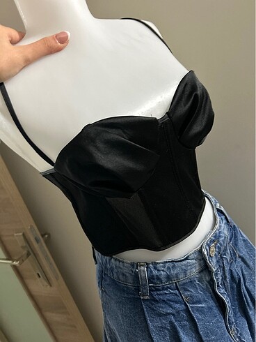 Zara crop ve Trendyol şort etek - Görsel 5