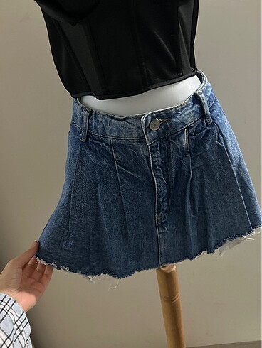 Zara crop ve Trendyol şort etek - Görsel 2