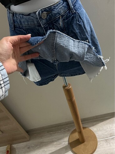 Zara crop ve Trendyol şort etek - Görsel 4