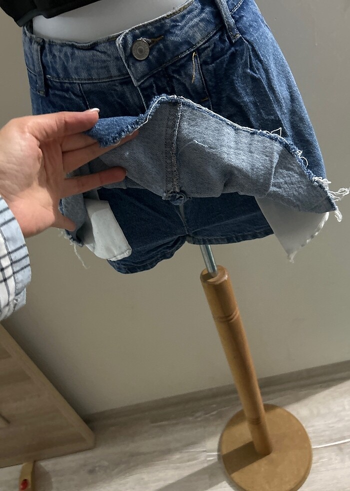 Zara crop ve Trendyol şort etek - Görsel 4