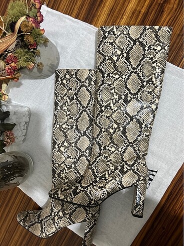 38 Beden Zara çizme