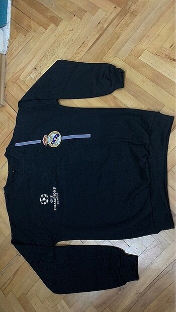 Adidas Real Madrid Eşofman üstü 0 pamukludur M bedendir Askere ve öğren