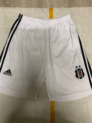 m Beden Adidas Beşiktaş şort nakış işlemeli orjinal logo arma bedendir