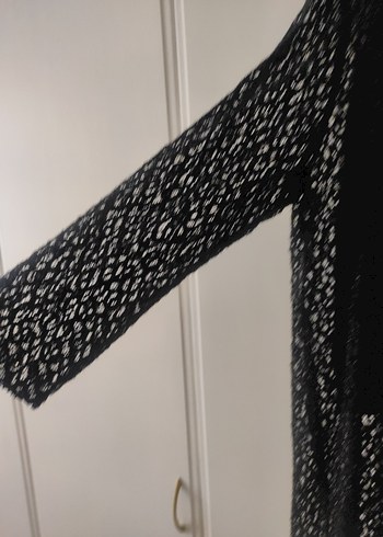 Siyah güpur dantel Detaylı V Yaka Uzun Kollu Bluz - Görsel 3