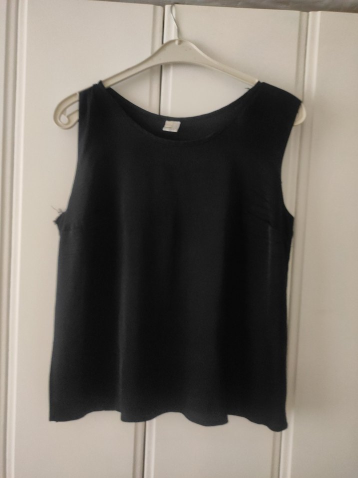 Siyah güpur dantel Detaylı V Yaka Uzun Kollu Bluz - Görsel 4