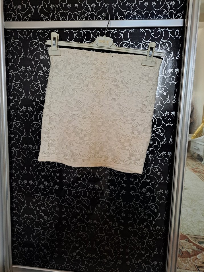 Dantel İşlemeli Beyaz Mini Etek - Görsel 2