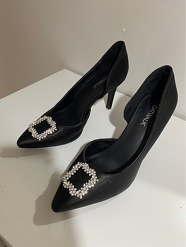 Deichmann Stiletto topuklu taşlı
