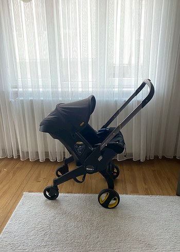 Doona Siyah Bebek Arabası Katlanabilir Model