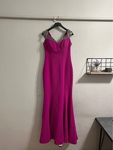 Taşlı balık model Fuşya abiye