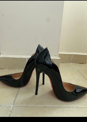 37,5 Beden Siyah Parlak Stiletto Topuklu Kadın Ayakkabı