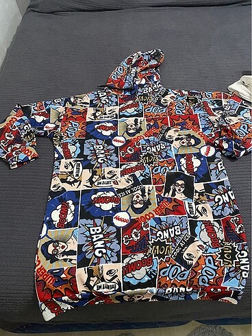 Sweatshirt