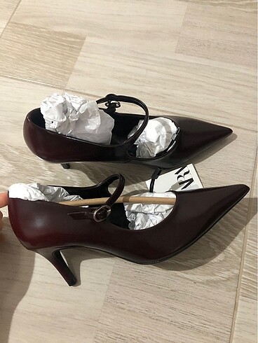 38 Beden ZARA İNCE TOPUK BORDO RENK AYAKKABI