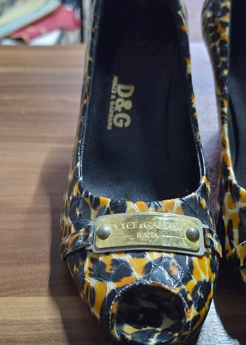 D&G Kadın Sarı Yılan Desenli Topuklu Ayakkabı - Görsel 3