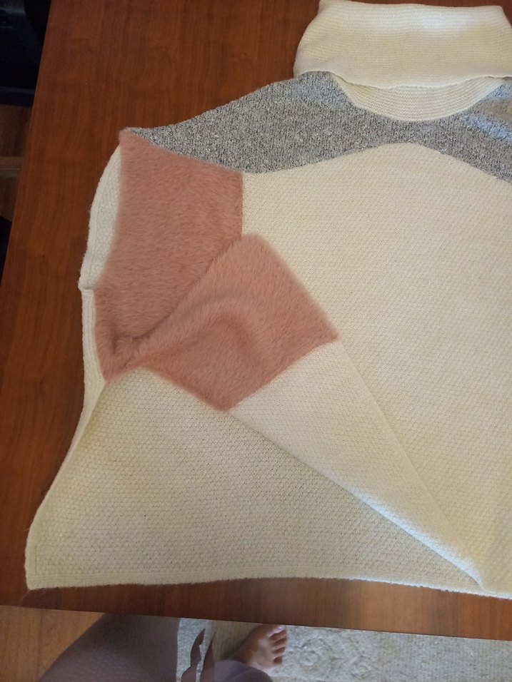 Kolsuz Boğazlı Kürk Detaylı Tünik - Görsel 4