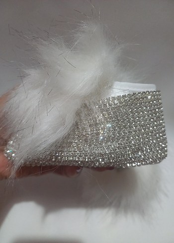 Taç Detaylı Beyaz Suni Kürklü Bebek Ayakkabısı - Görsel 2