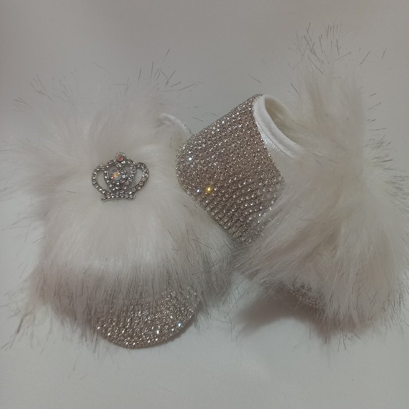 Taç Detaylı Beyaz Suni Kürklü Bebek Ayakkabısı - Görsel 4