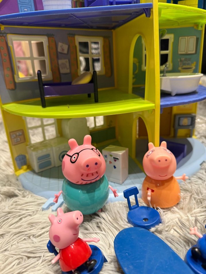 Renkli Peppa Pig Oyun Evi ve Figür Seti - Görsel 4