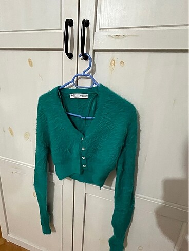 Zara Tüylü Crop