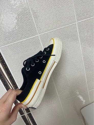 37,5 Beden Converse Kadın
