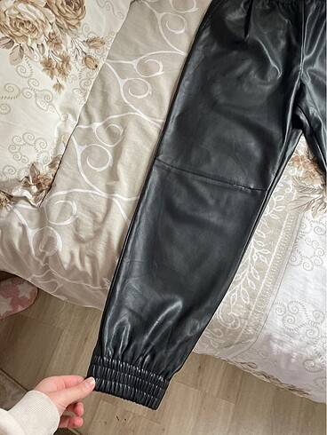 Zara Zara s beden deri pantolon