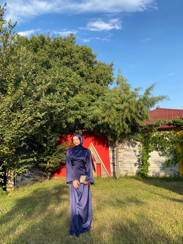 Lacivert Uzun Kollu Saten Elbise - Görsel 3